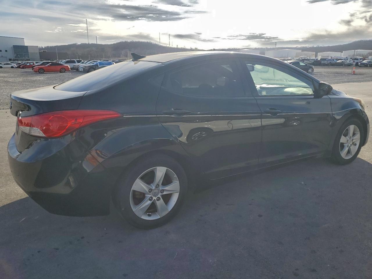 2013 HYUNDAI ELANTRA GLS photo 3