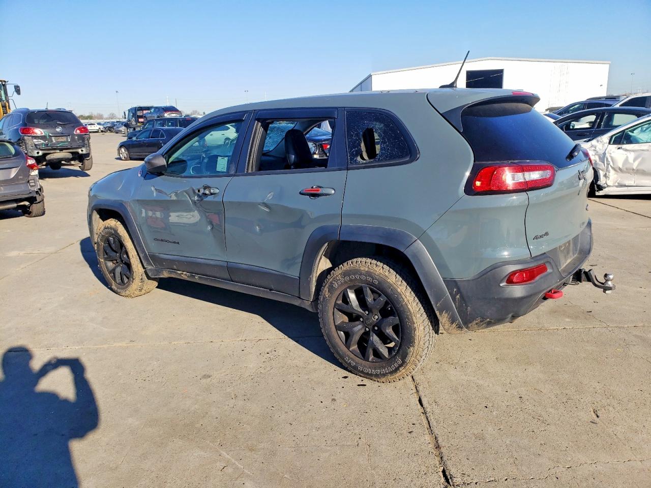 2015 JEEP CHEROKEE TRAILHAWK photo 2