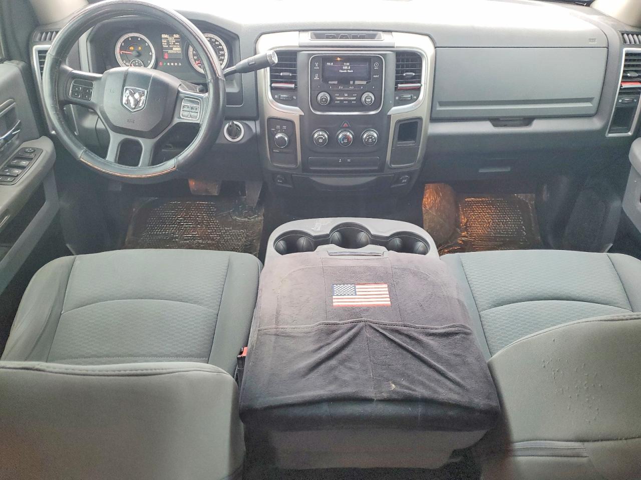 2013 RAM 1500 SLT photo 8