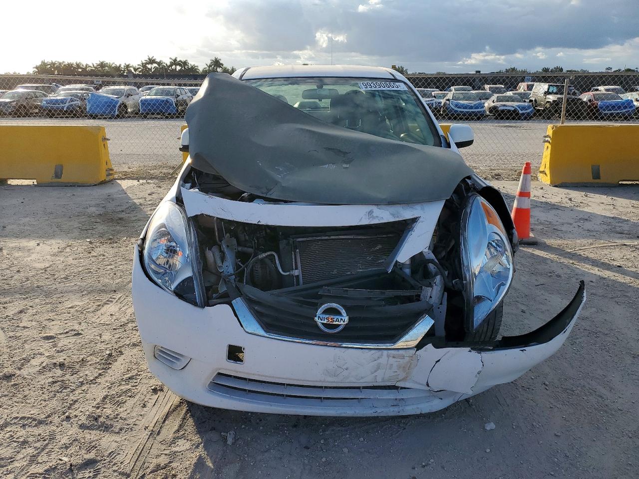 2012 NISSAN VERSA S photo 5