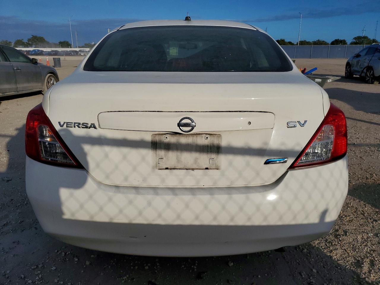 2012 NISSAN VERSA S photo 6