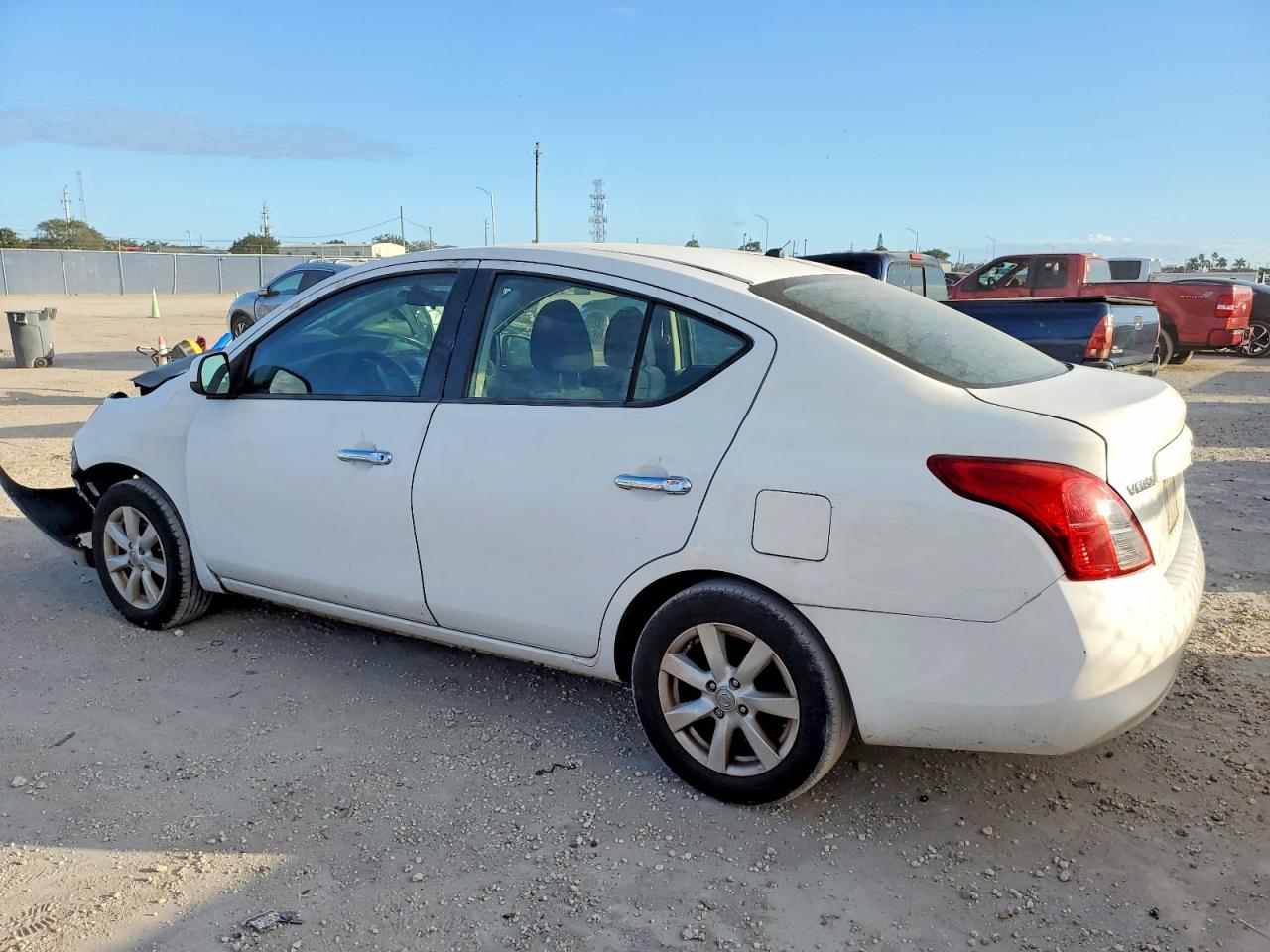2012 NISSAN VERSA S photo 2
