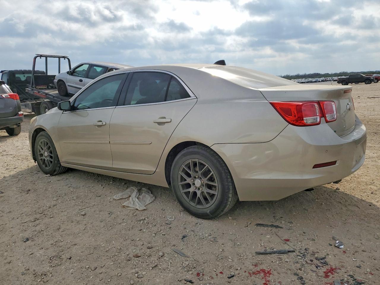 2014 CHEVROLET MALIBU LS photo 2