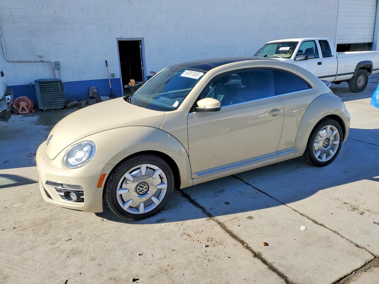 2019 VOLKSWAGEN BEETLE