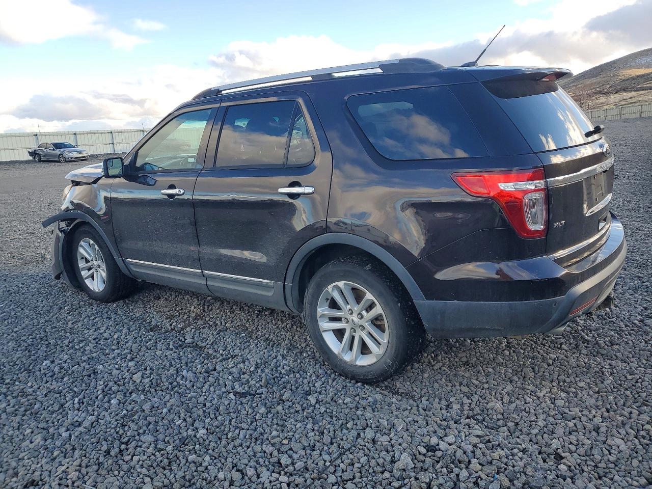2014 FORD EXPLORER XLT photo 2