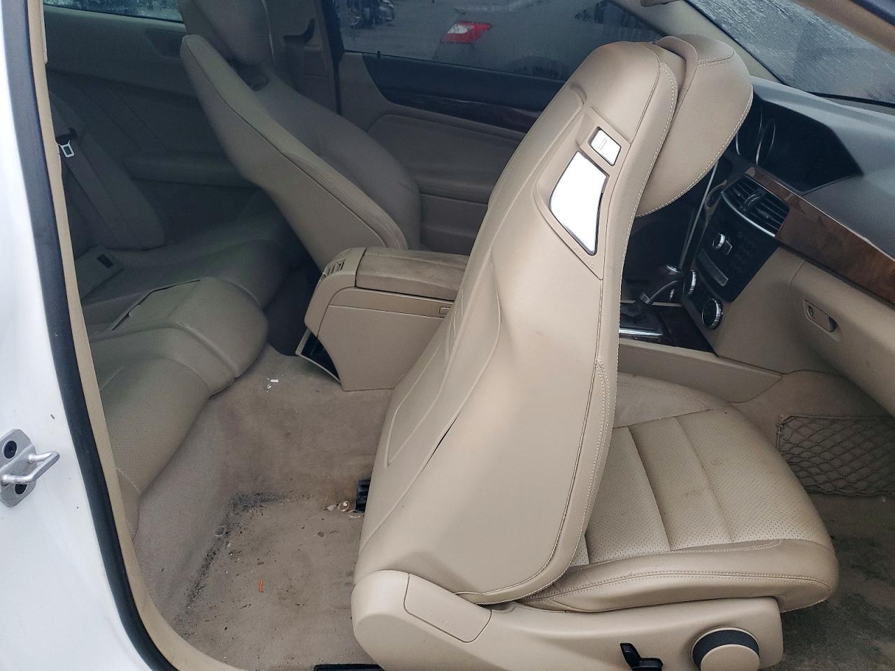 2015 MERCEDES-BENZ C 250 photo 10