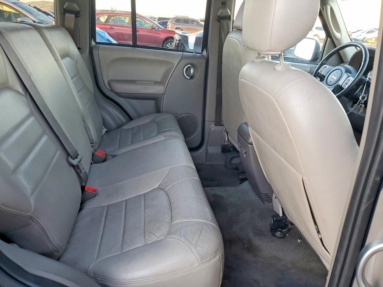 2004 JEEP LIBERTY LIMITED photo 10