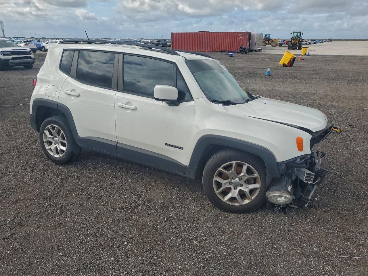 2017 JEEP RENEGADE LATITUDE photo 4