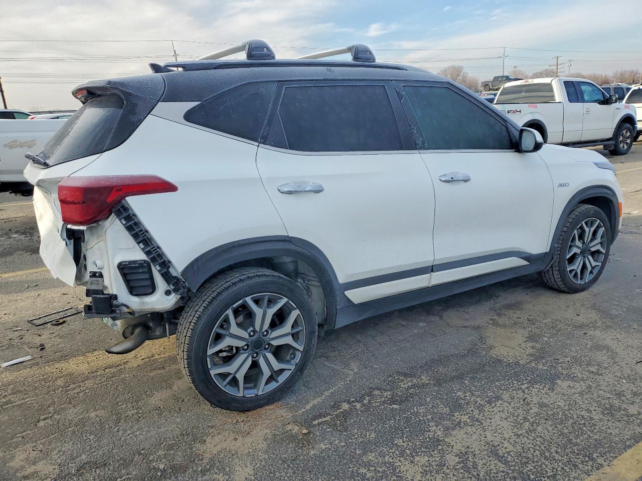 2021 KIA SELTOS SX photo 3