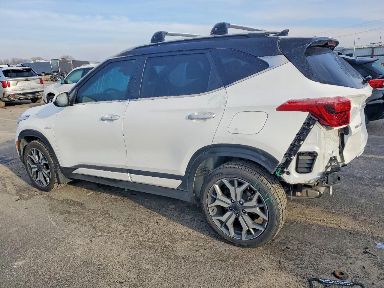 2021 KIA SELTOS SX photo 2