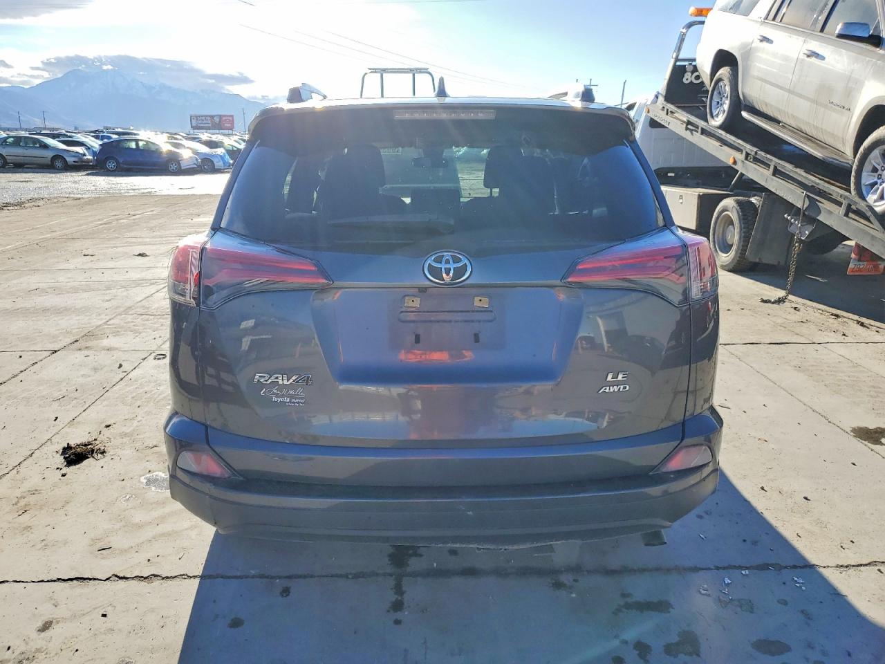 2018 TOYOTA RAV4 LE photo 6