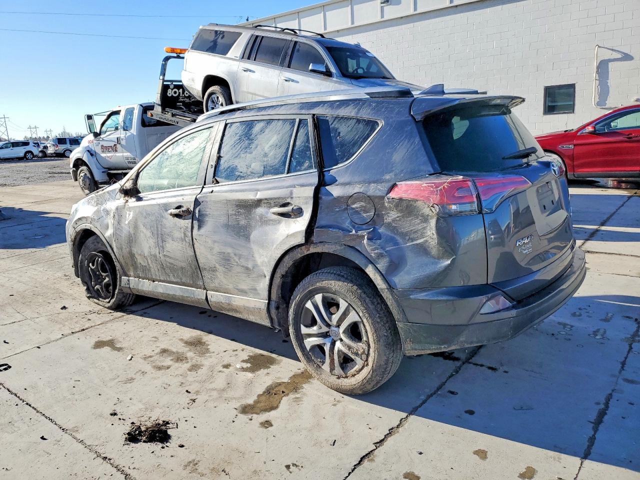 2018 TOYOTA RAV4 LE photo 2