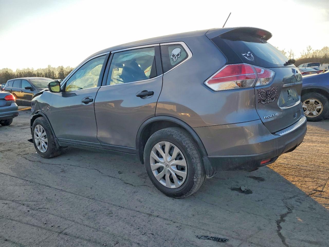 2016 NISSAN ROGUE S photo 2