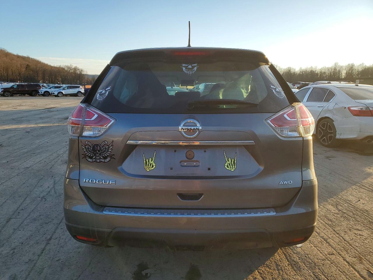 2016 NISSAN ROGUE S photo 6