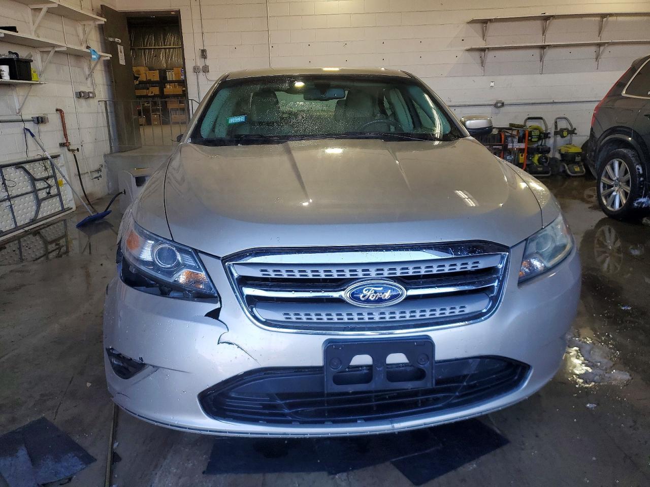 2010 FORD TAURUS SEL photo 5