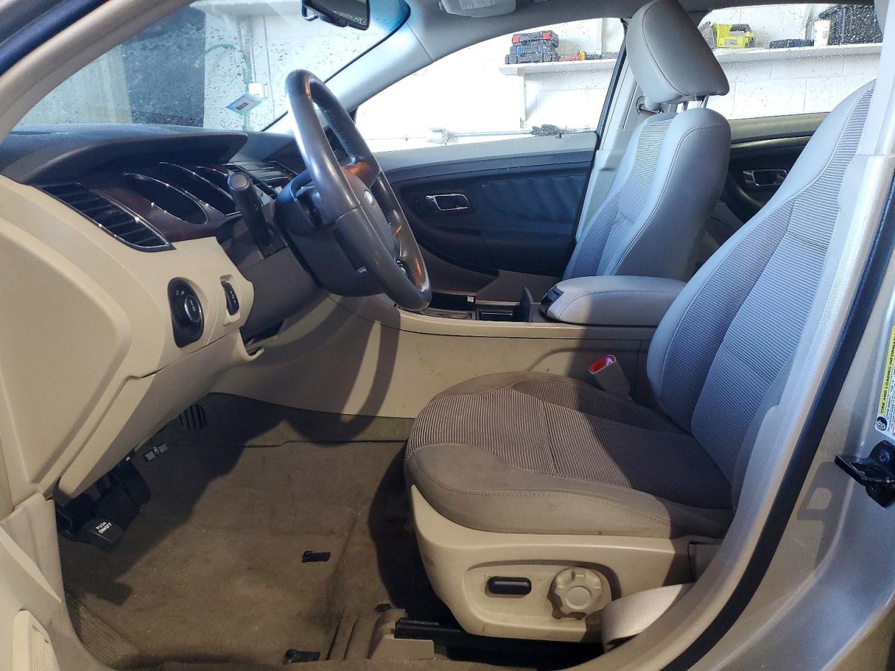 2010 FORD TAURUS SEL photo 7
