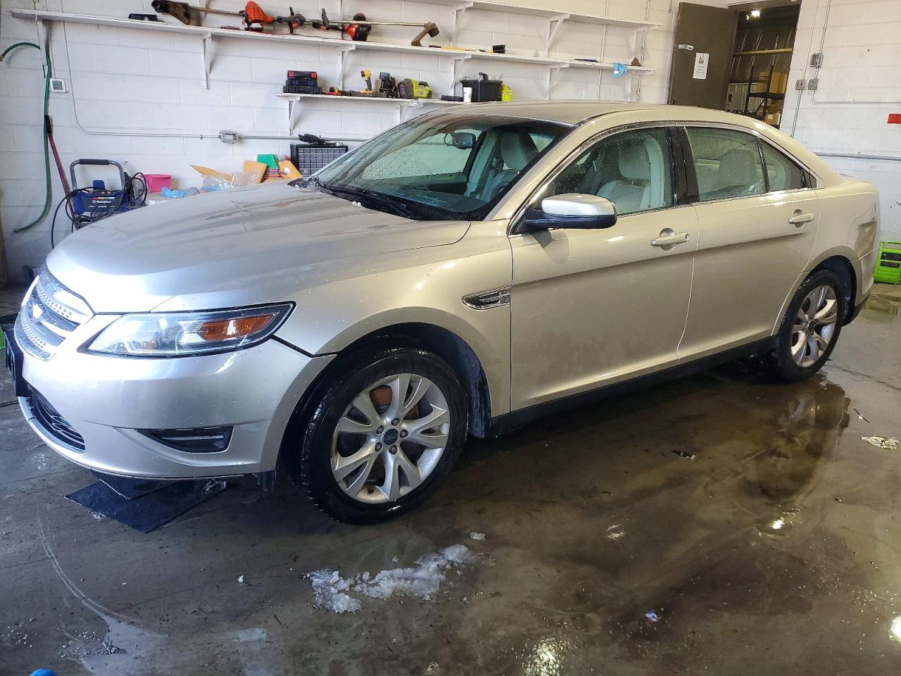 2010 FORD TAURUS