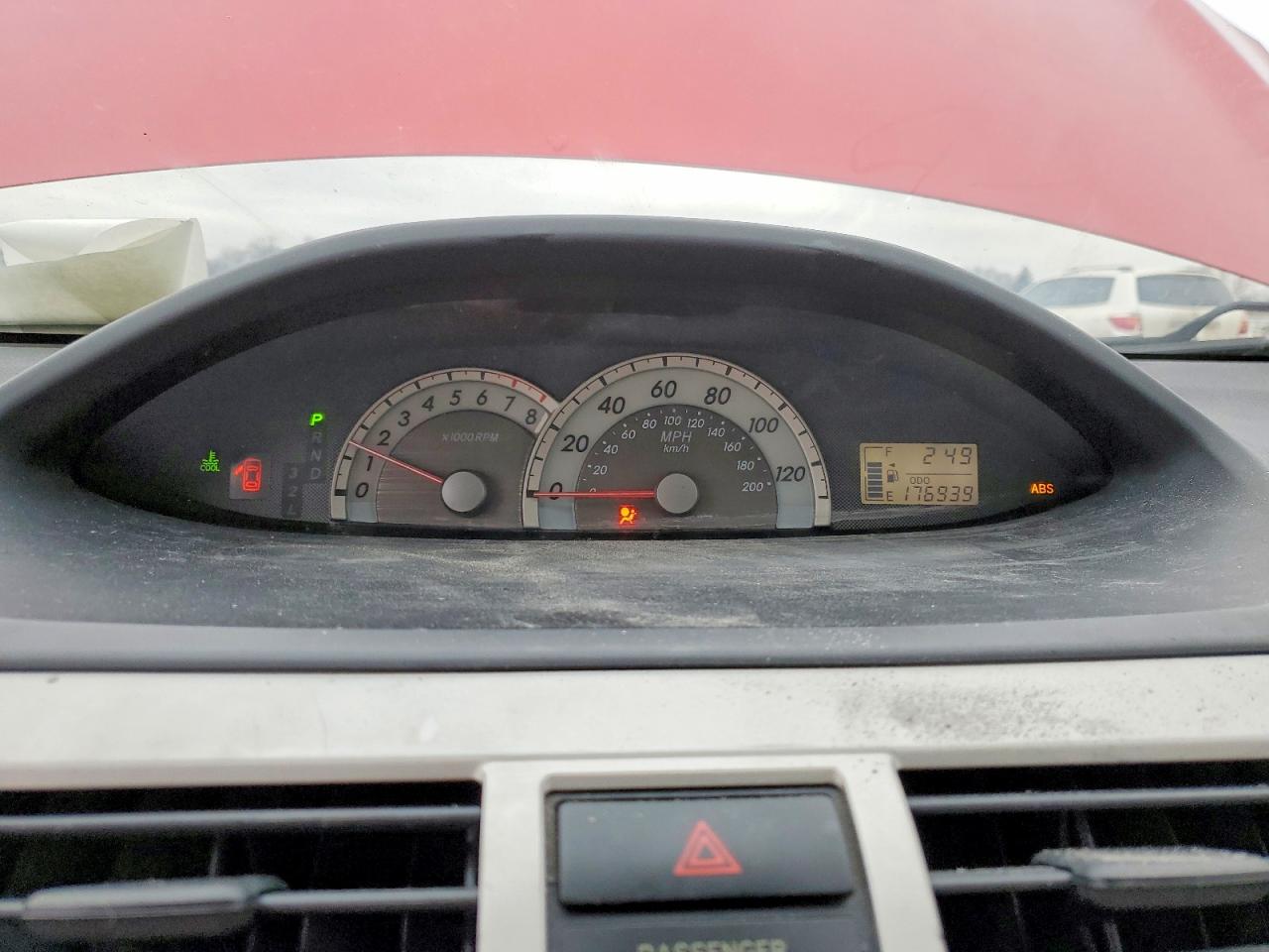 2008 TOYOTA YARIS photo 9