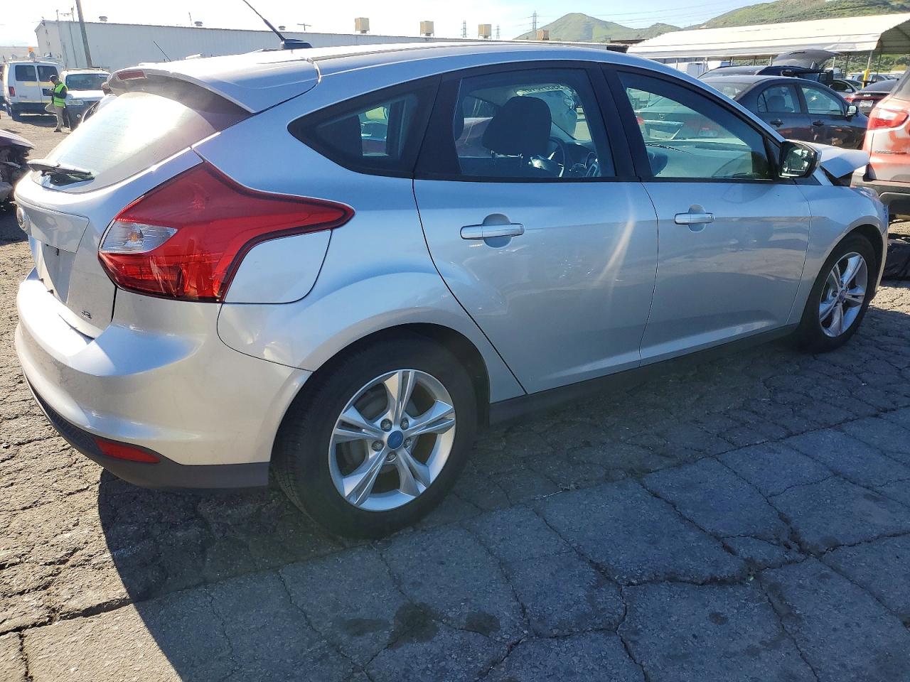 2013 FORD FOCUS SE photo 3