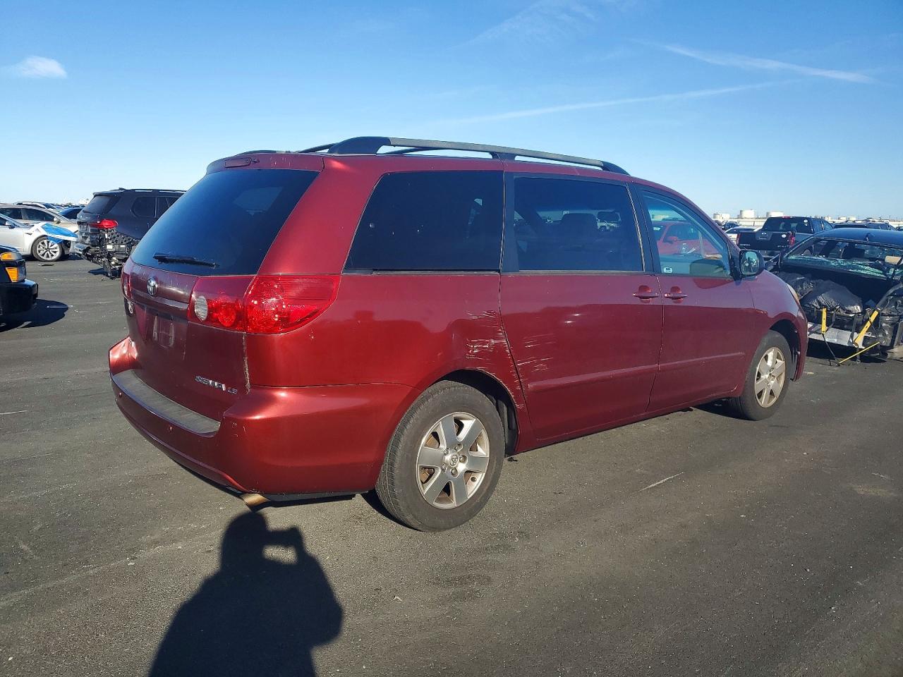 2007 TOYOTA SIENNA CE photo 3