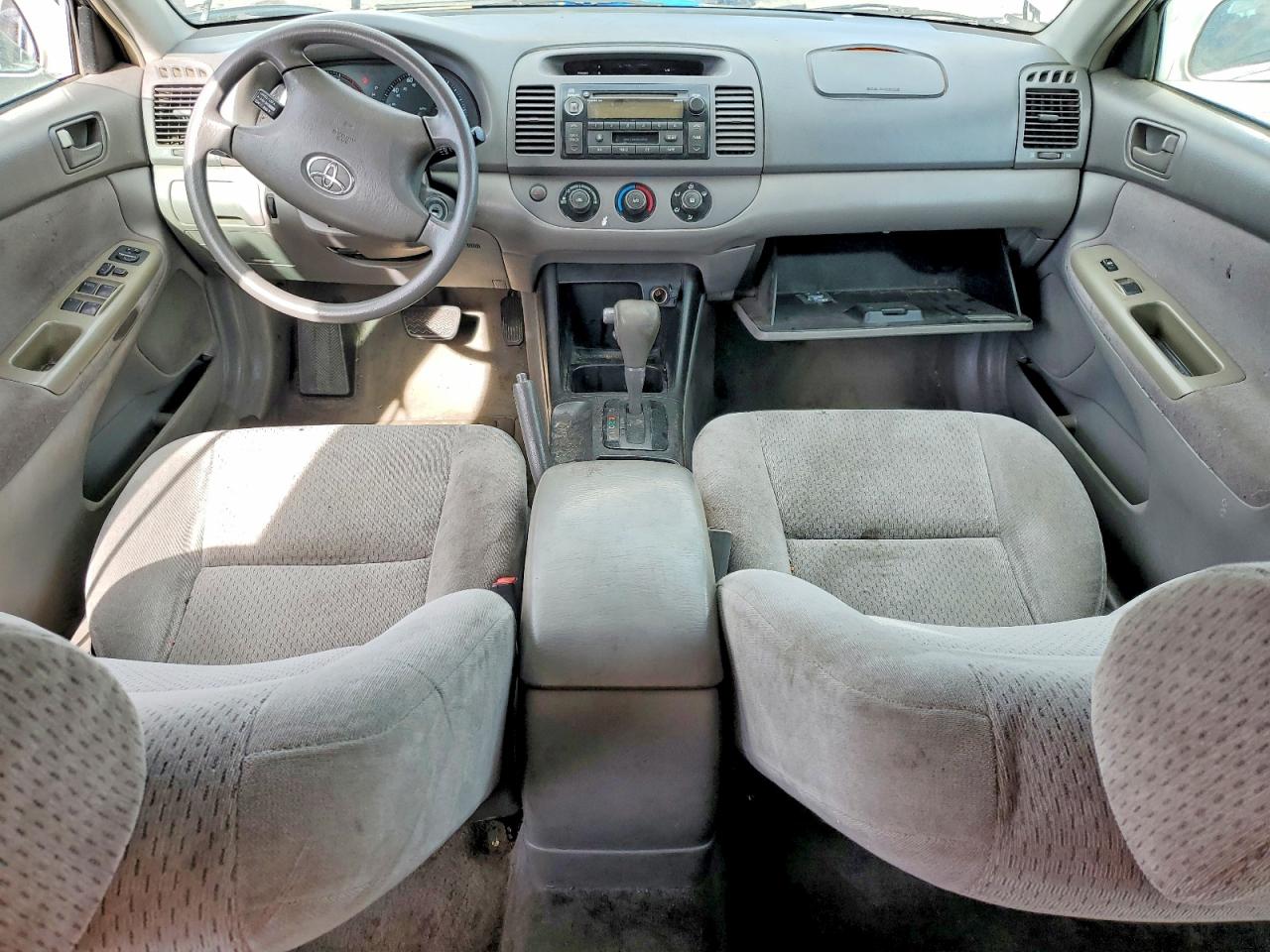 2002 TOYOTA CAMRY LE photo 15