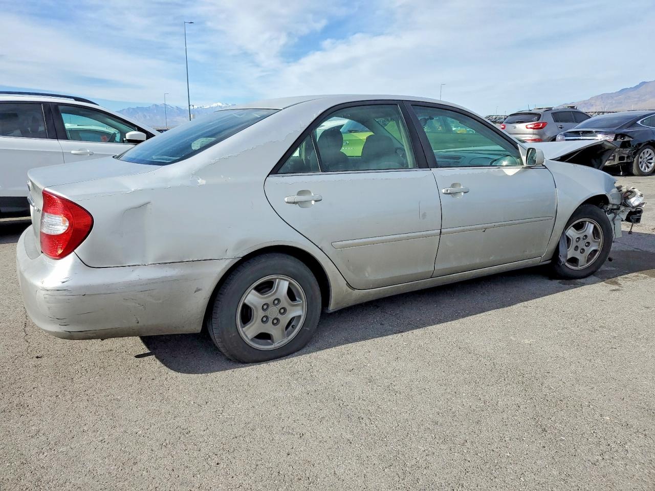 2002 TOYOTA CAMRY LE photo 5