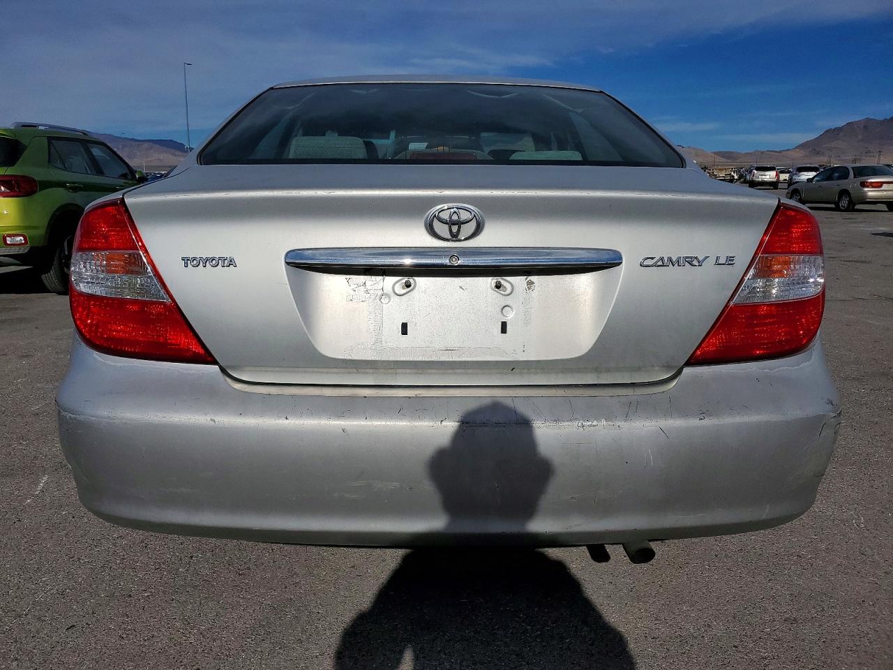 2002 TOYOTA CAMRY LE photo 11