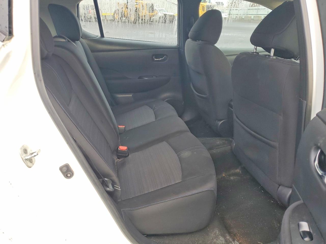 2019 NISSAN LEAF S photo 10