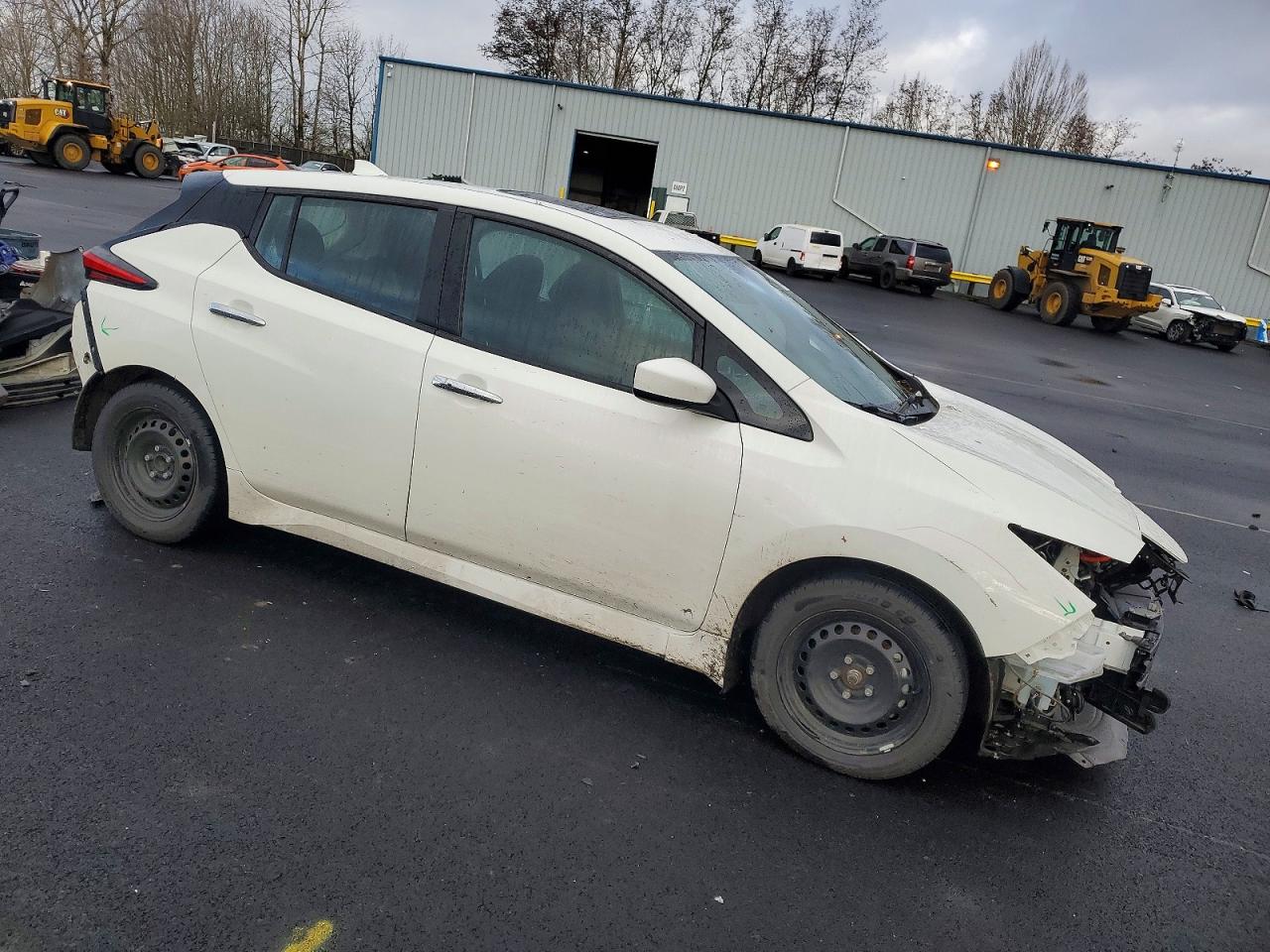 2019 NISSAN LEAF S photo 4
