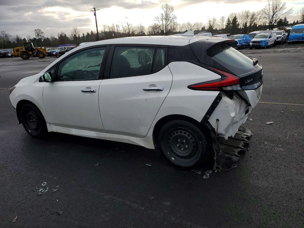 2019 NISSAN LEAF S photo 2