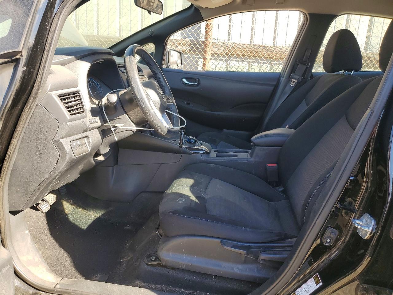 2018 NISSAN LEAF S photo 7