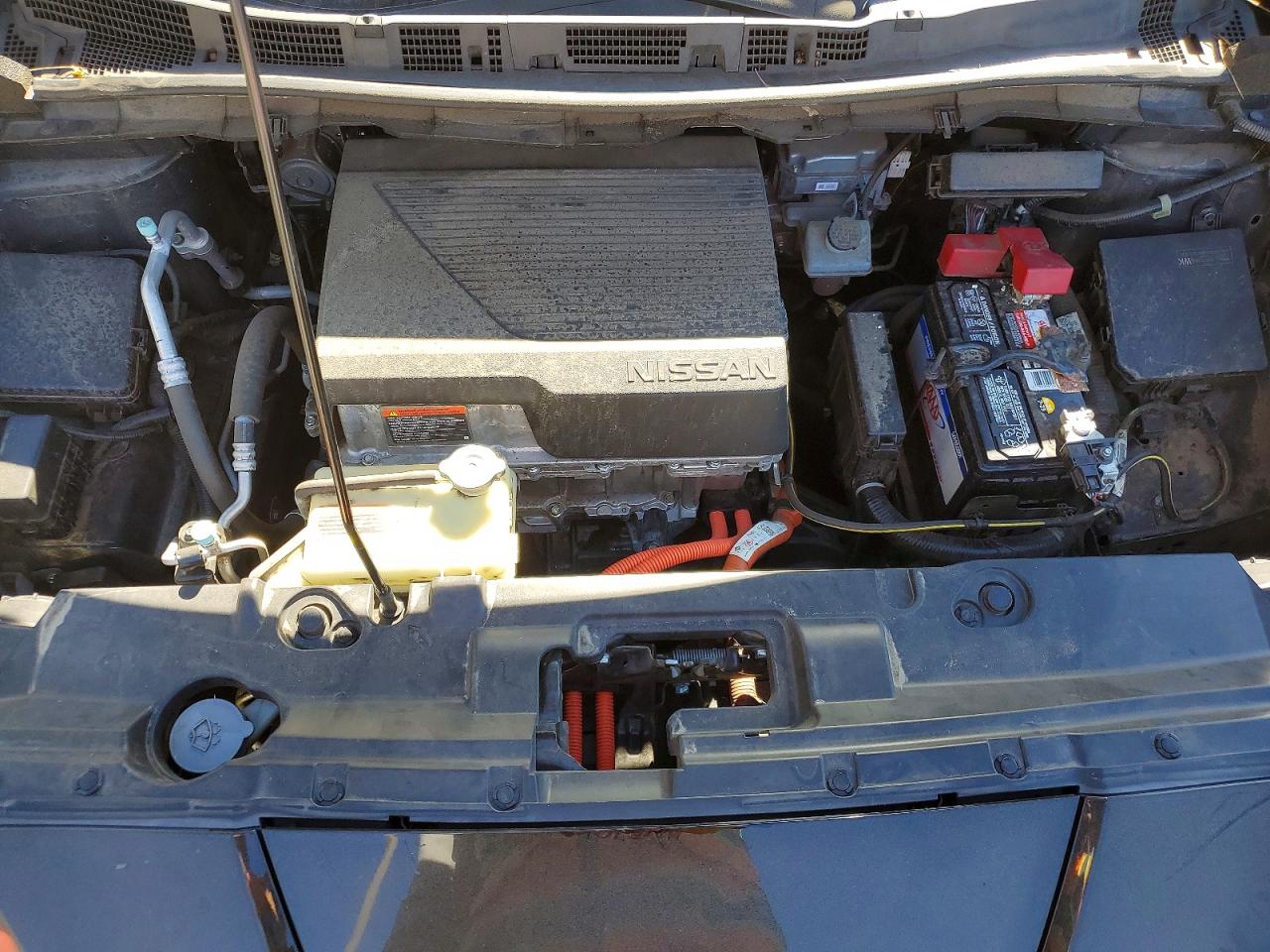 2018 NISSAN LEAF S photo 11
