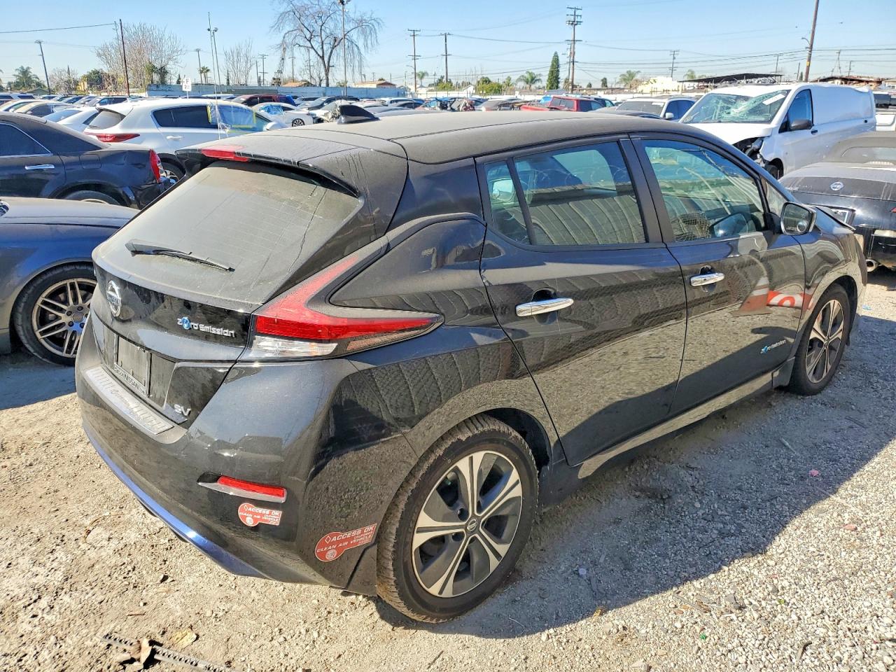 2018 NISSAN LEAF S photo 3