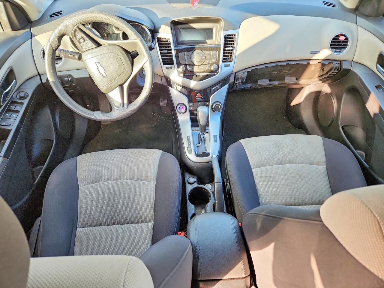 2015 CHEVROLET CRUZE LS photo 8