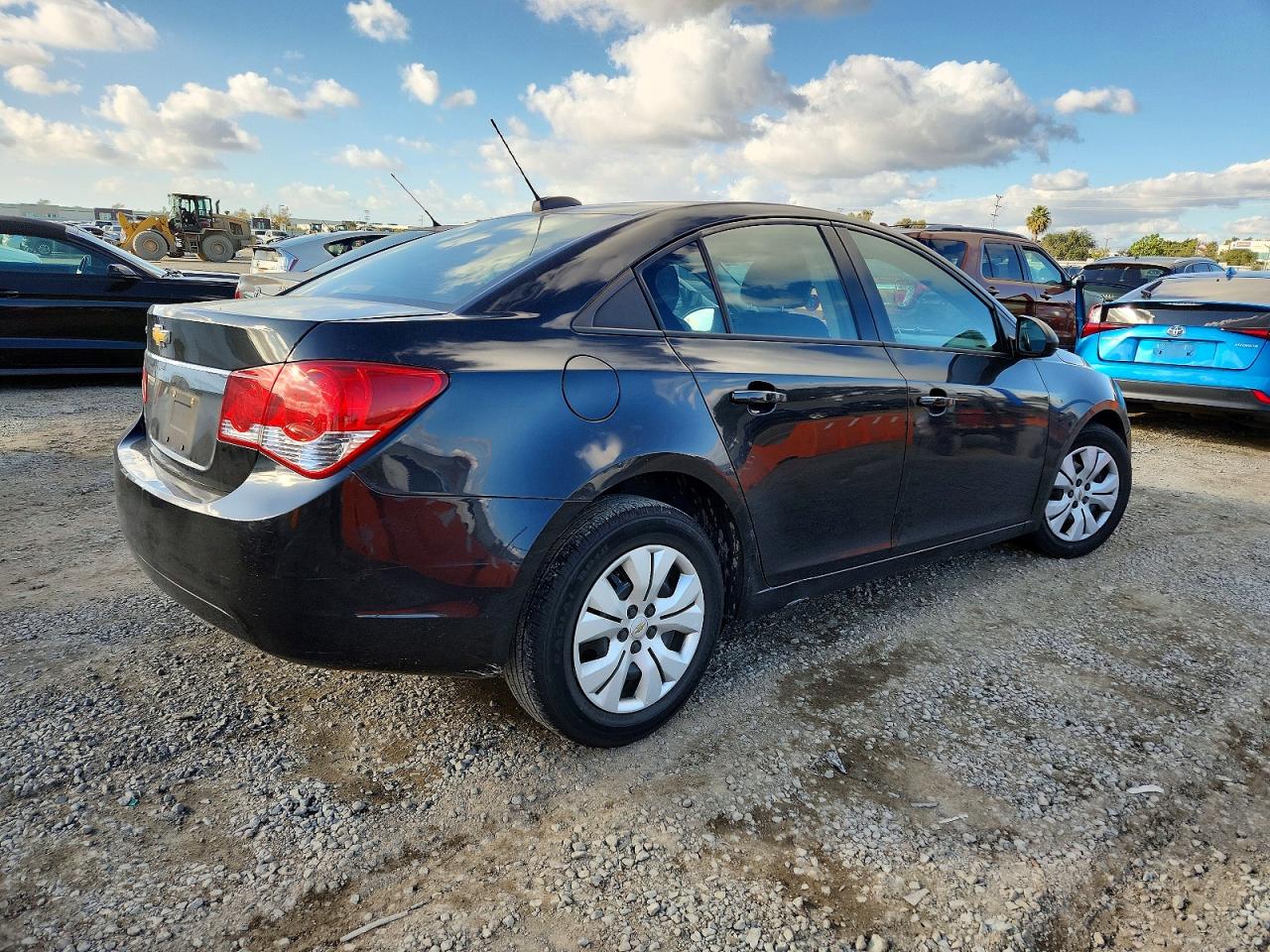 2015 CHEVROLET CRUZE LS photo 3