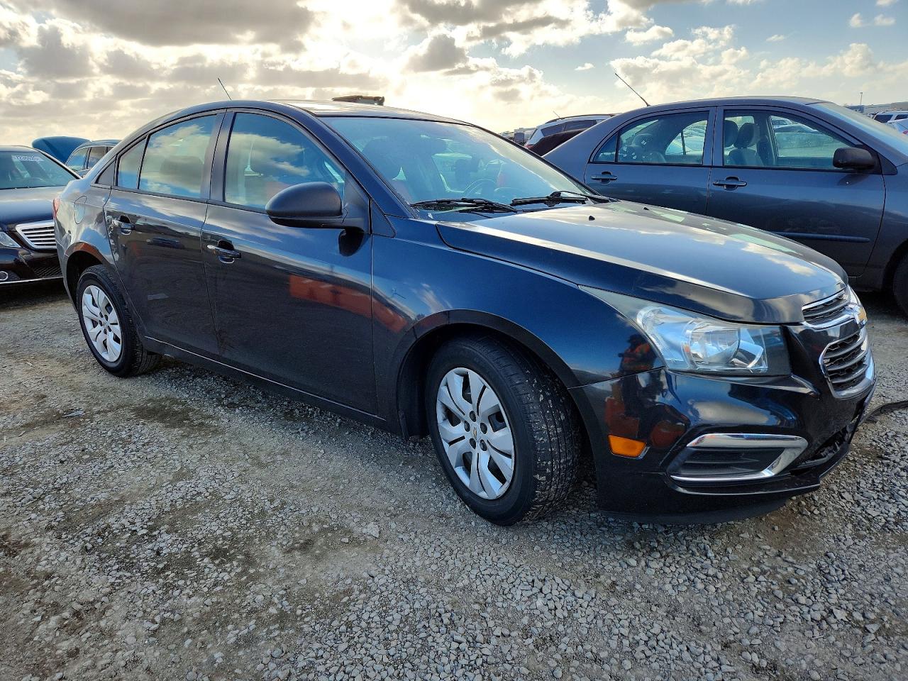2015 CHEVROLET CRUZE LS photo 4