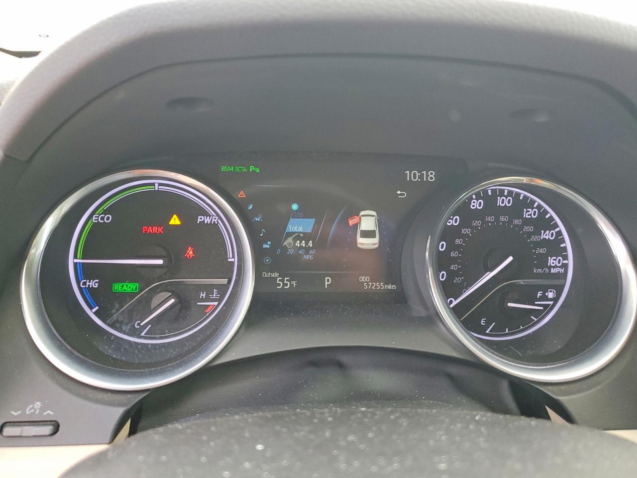 2020 TOYOTA CAMRY XLE photo 9