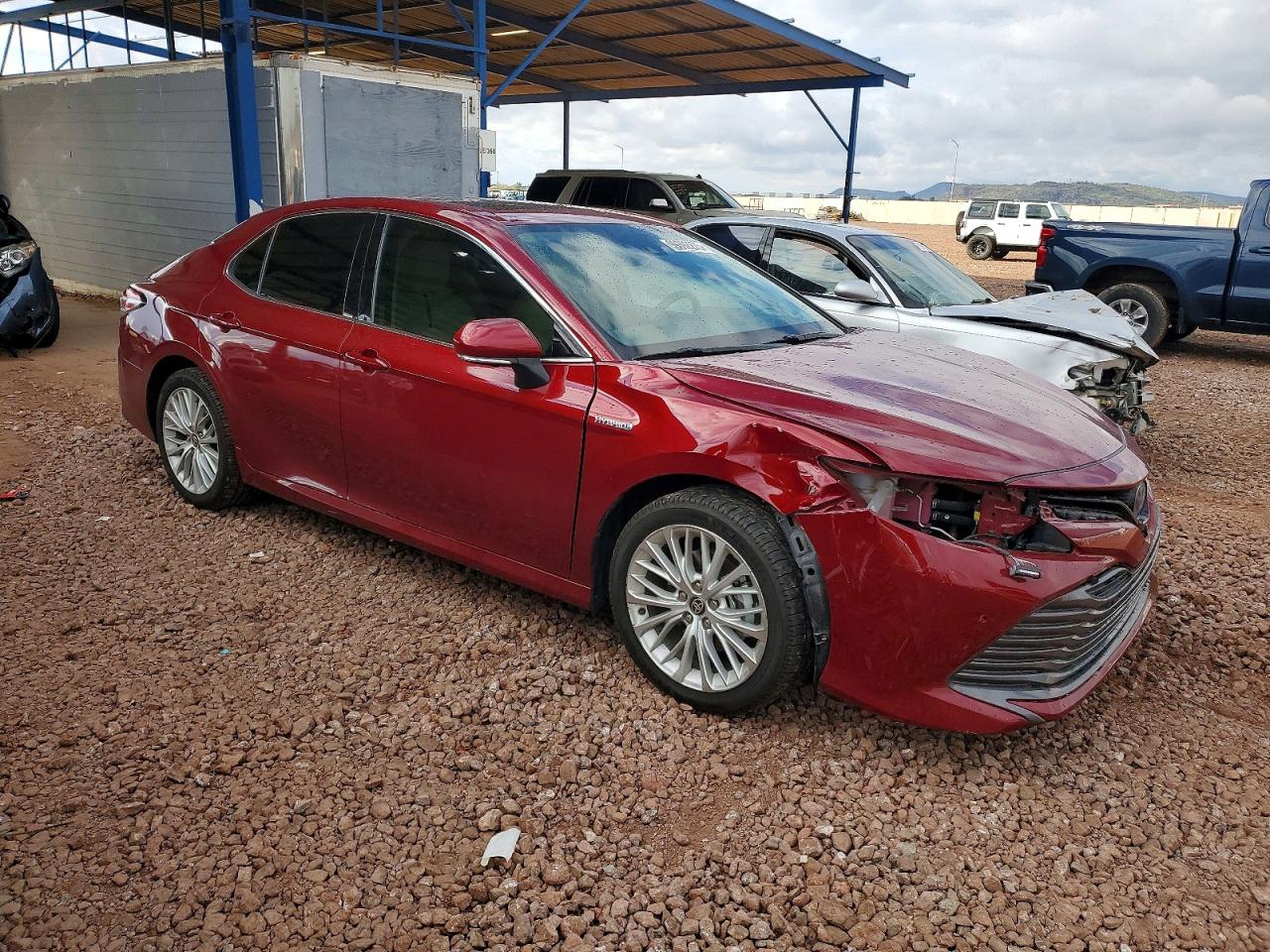 2020 TOYOTA CAMRY XLE photo 4