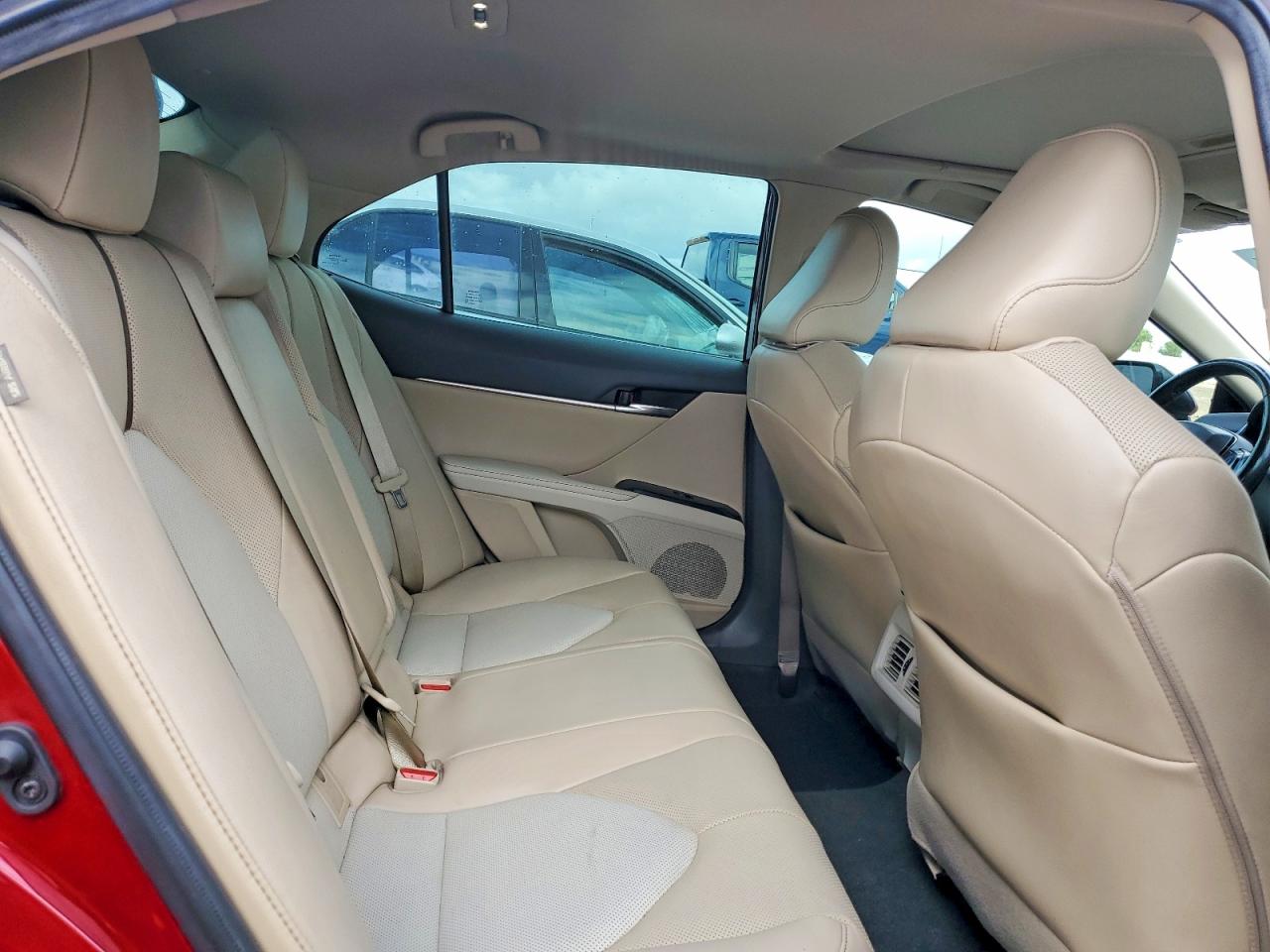 2020 TOYOTA CAMRY XLE photo 10