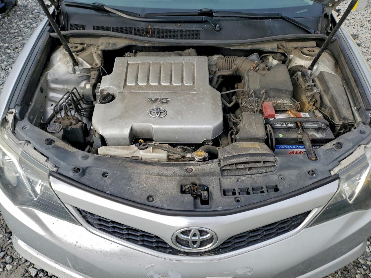 2012 TOYOTA CAMRY SE photo 11