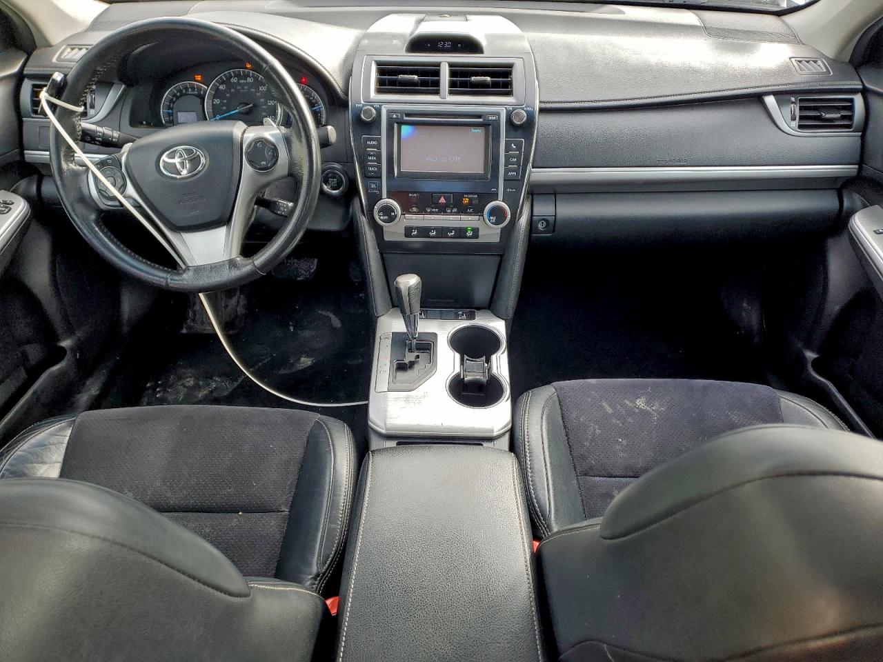 2012 TOYOTA CAMRY SE photo 8