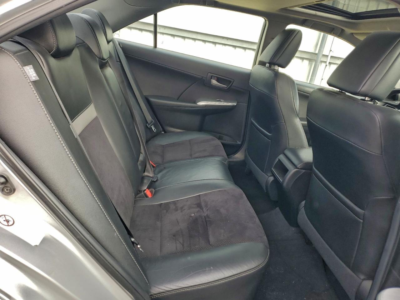 2012 TOYOTA CAMRY SE photo 10
