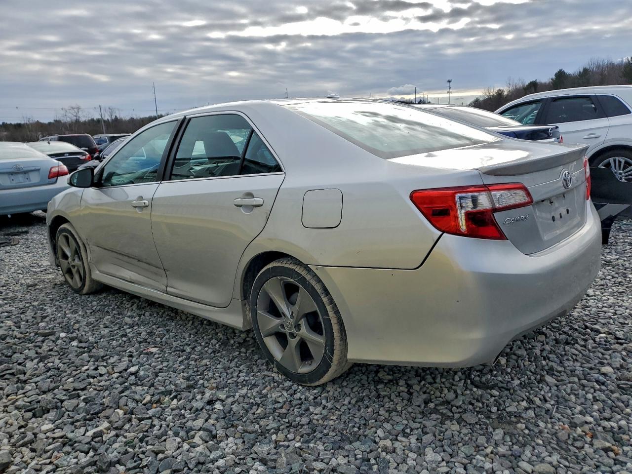 2012 TOYOTA CAMRY SE photo 2