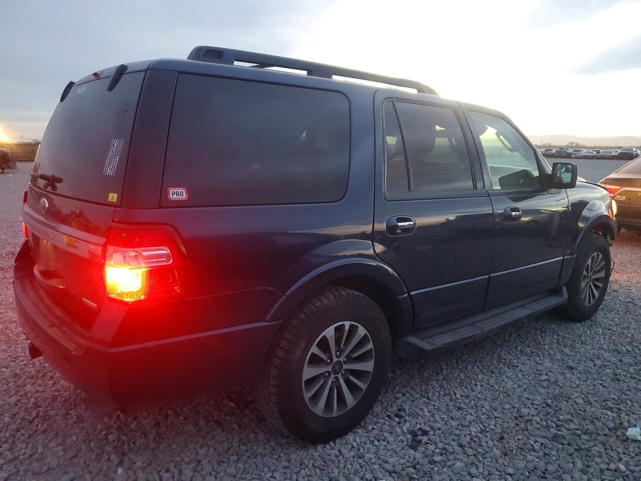2015 FORD EXPEDITION XLT photo 3