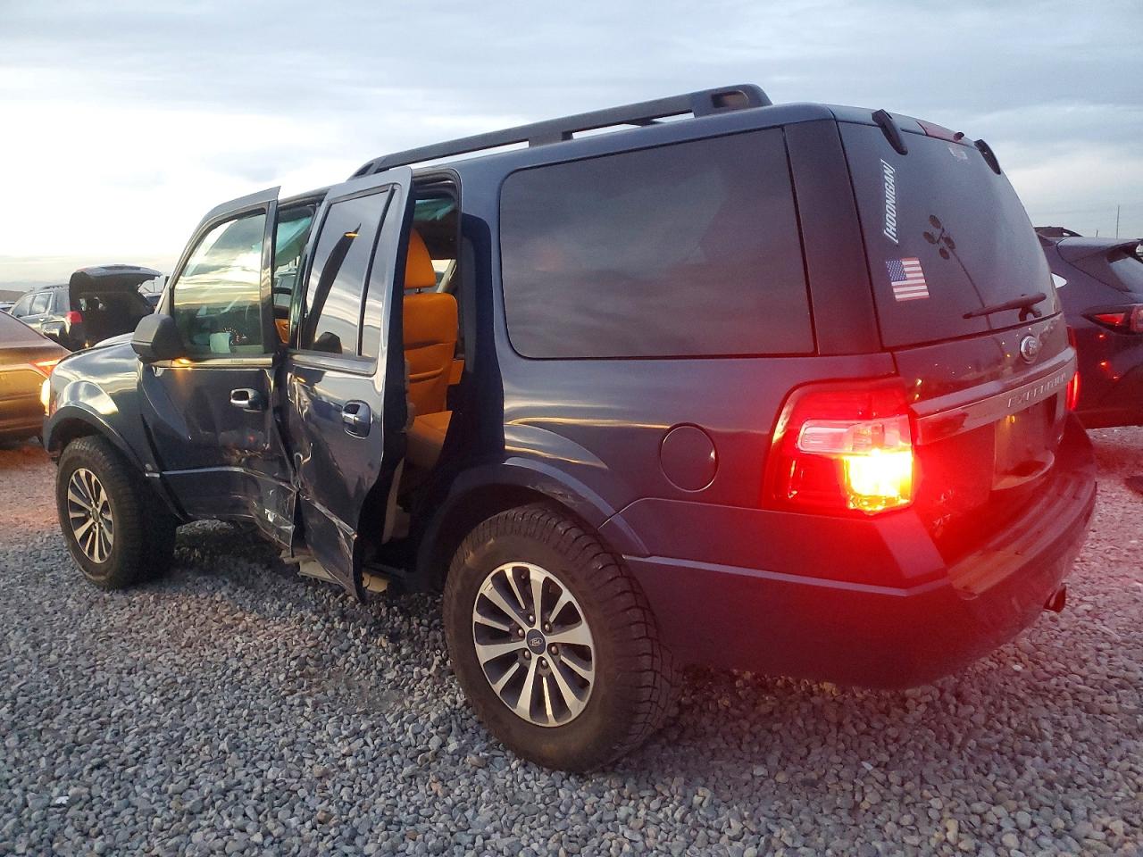 2015 FORD EXPEDITION XLT photo 2