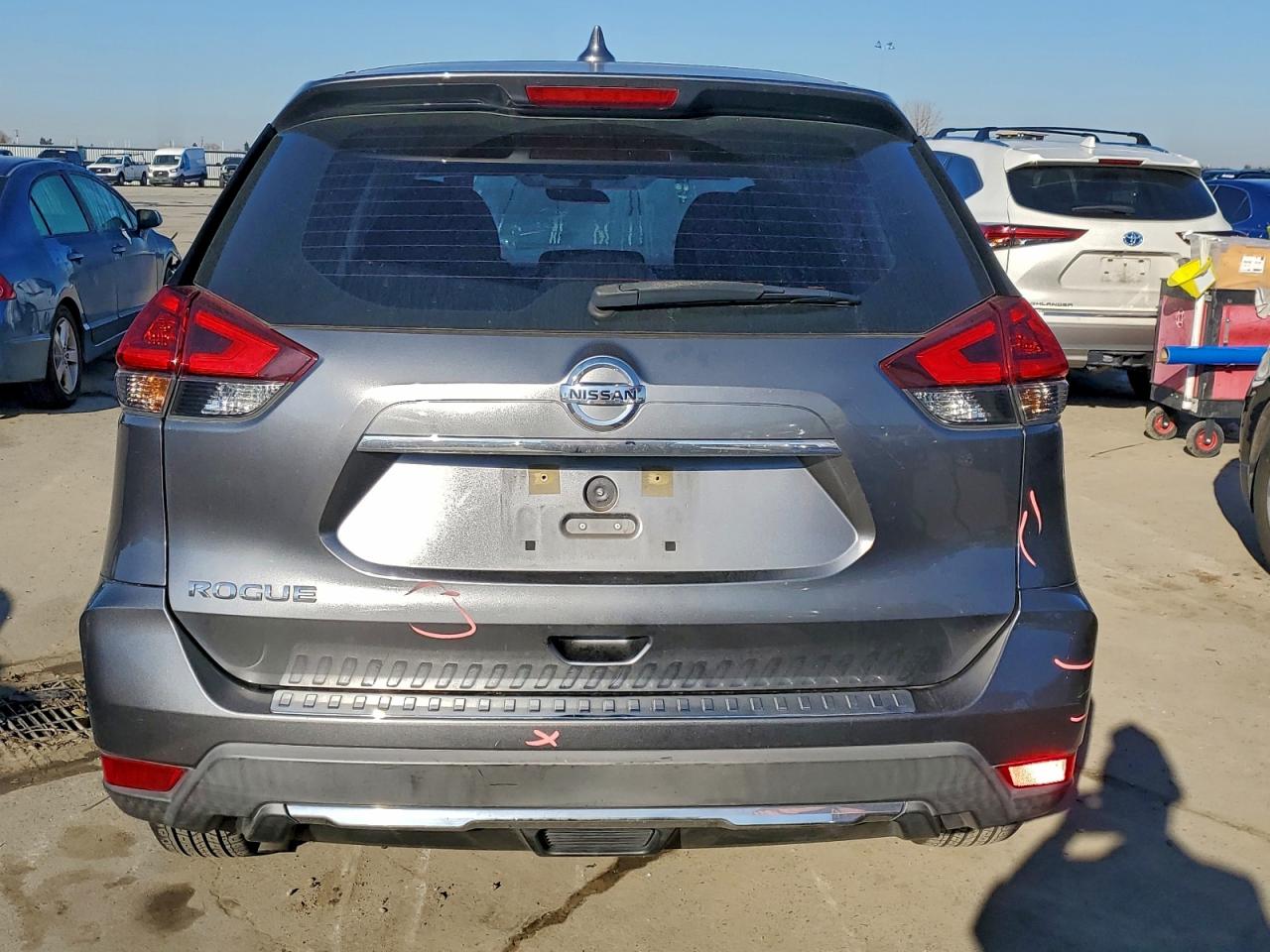 2018 NISSAN ROGUE S photo 6