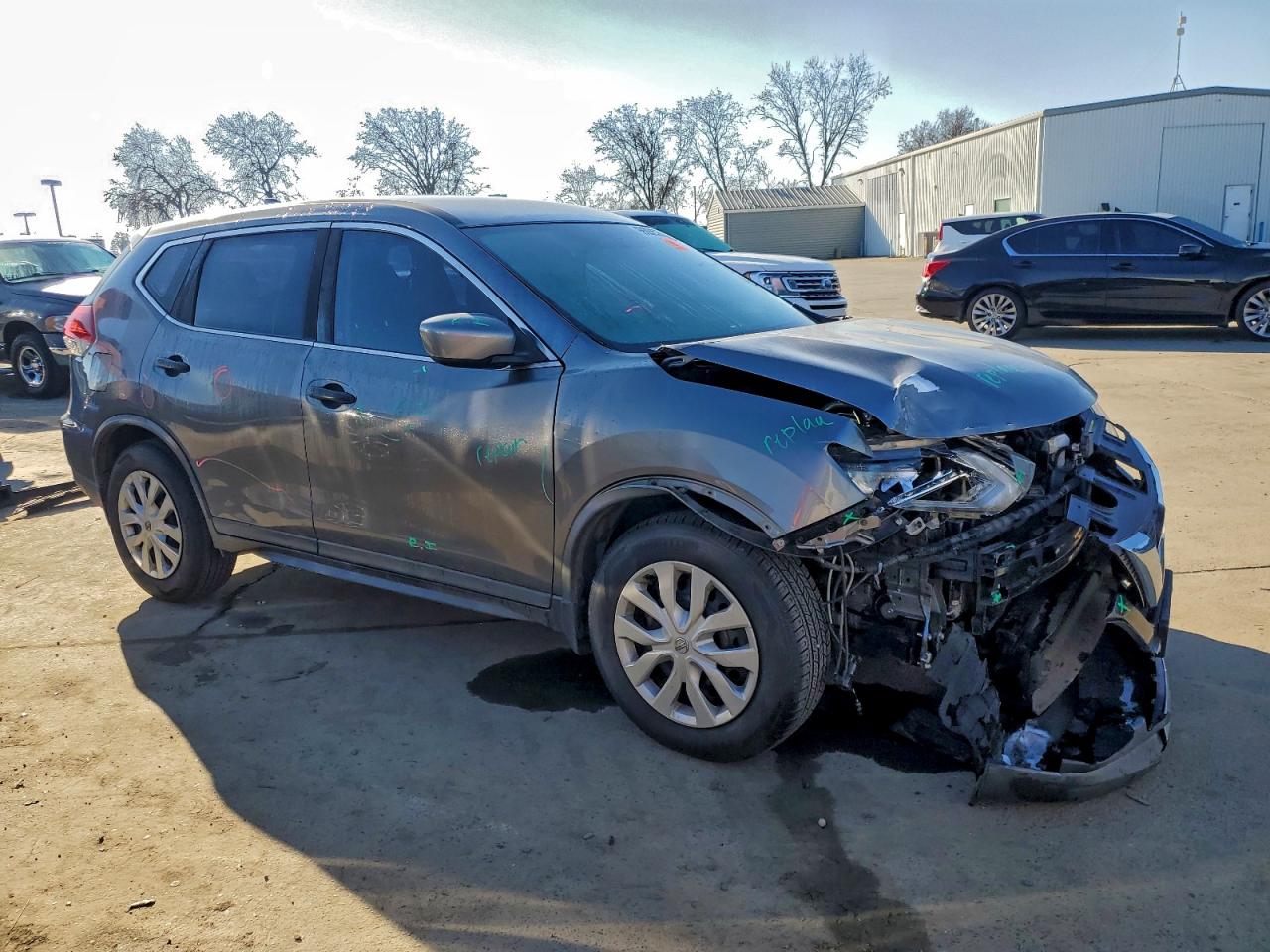 2018 NISSAN ROGUE S photo 4