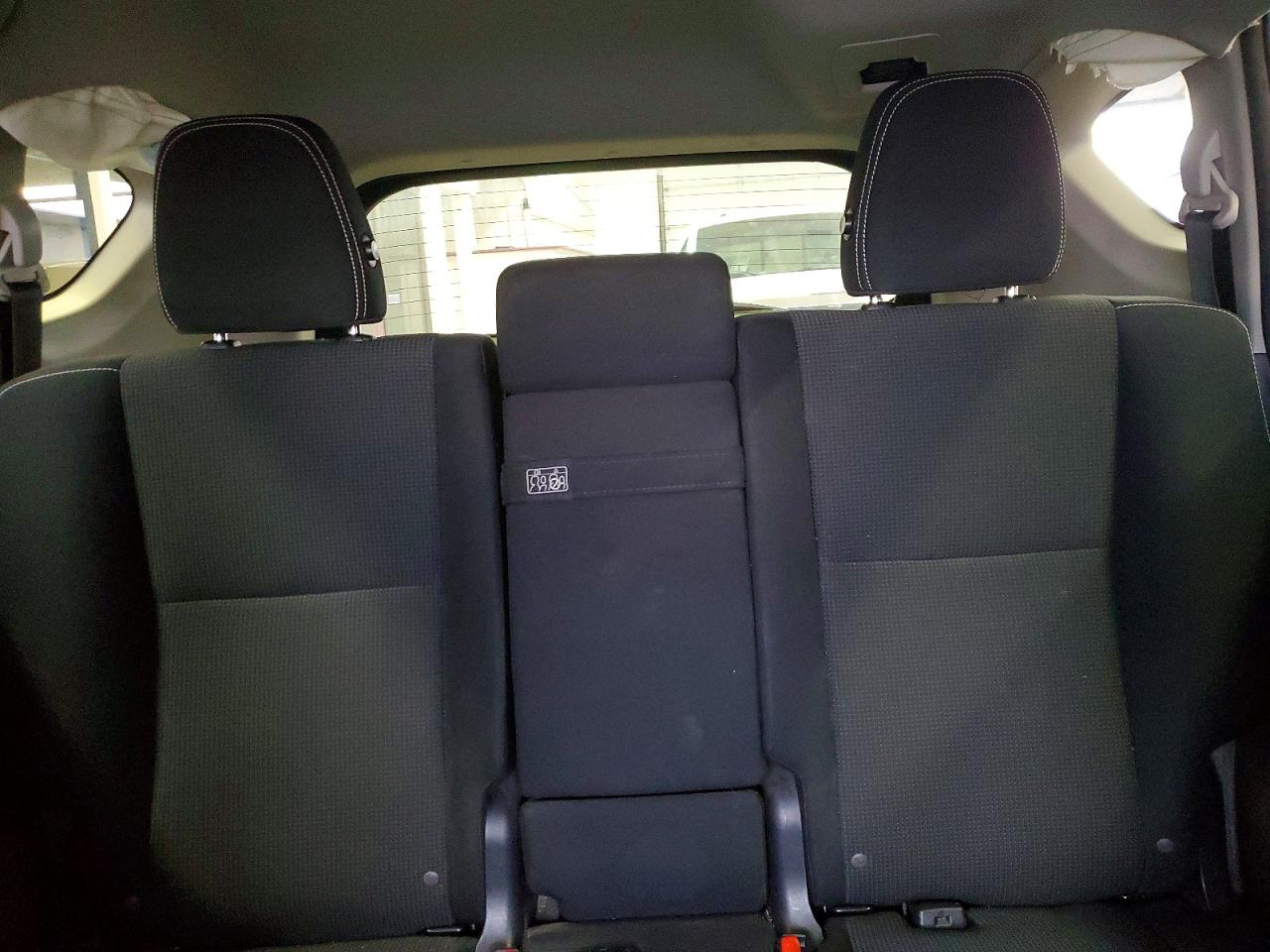 2017 TOYOTA RAV4 HV LE photo 10