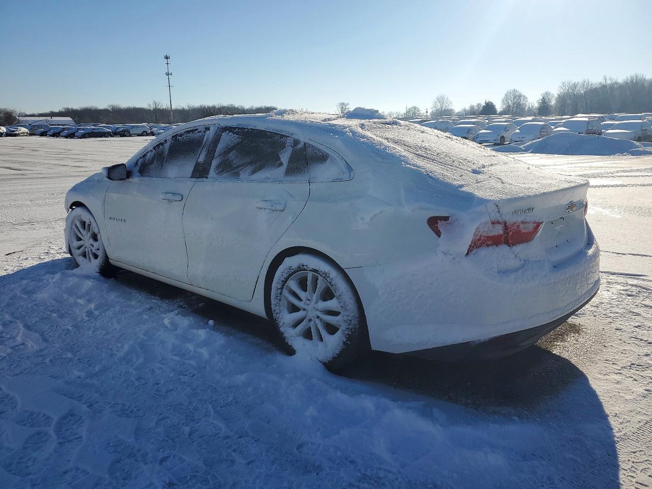 2016 CHEVROLET MALIBU LT photo 2