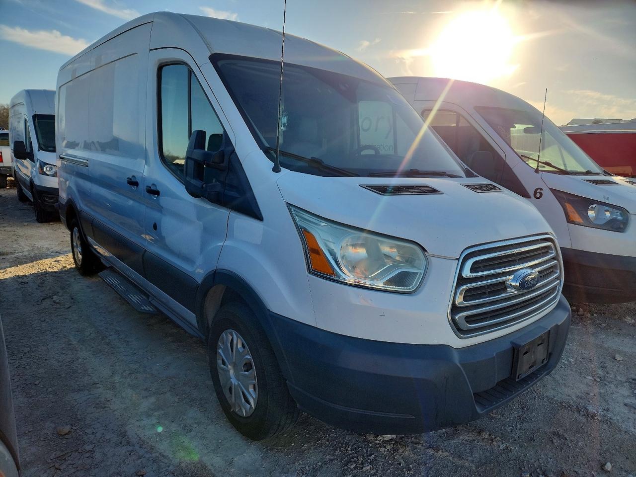 2016 FORD TRANSIT T-150 photo 4